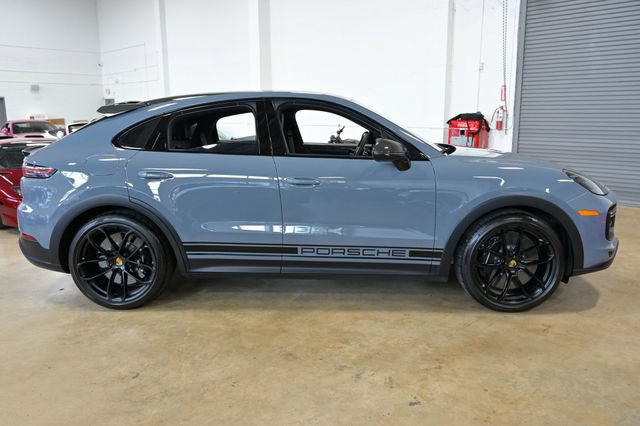 Used 2022 Porsche Cayenne Turbo GT AWD/4WD image 17