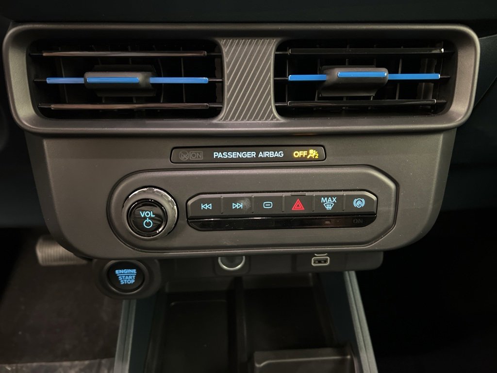 New 2025 Ford Maverick Lobo image 12