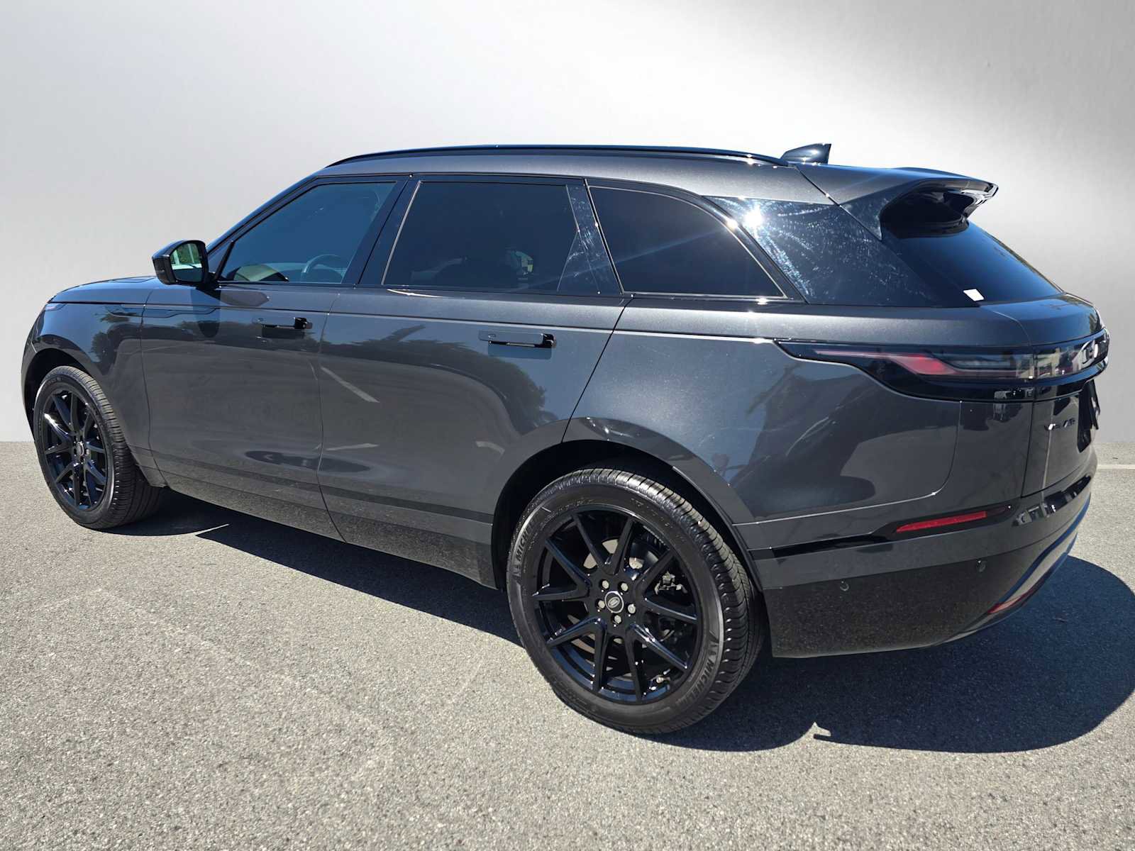 Used 2026 Land Rover Range Rover Velar Dynamic SE image 5