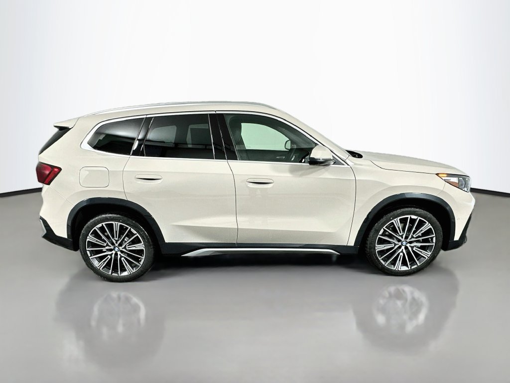 New 2027 BMW X1 xDrive28i w/ Technology Package AWD/4WD image 4