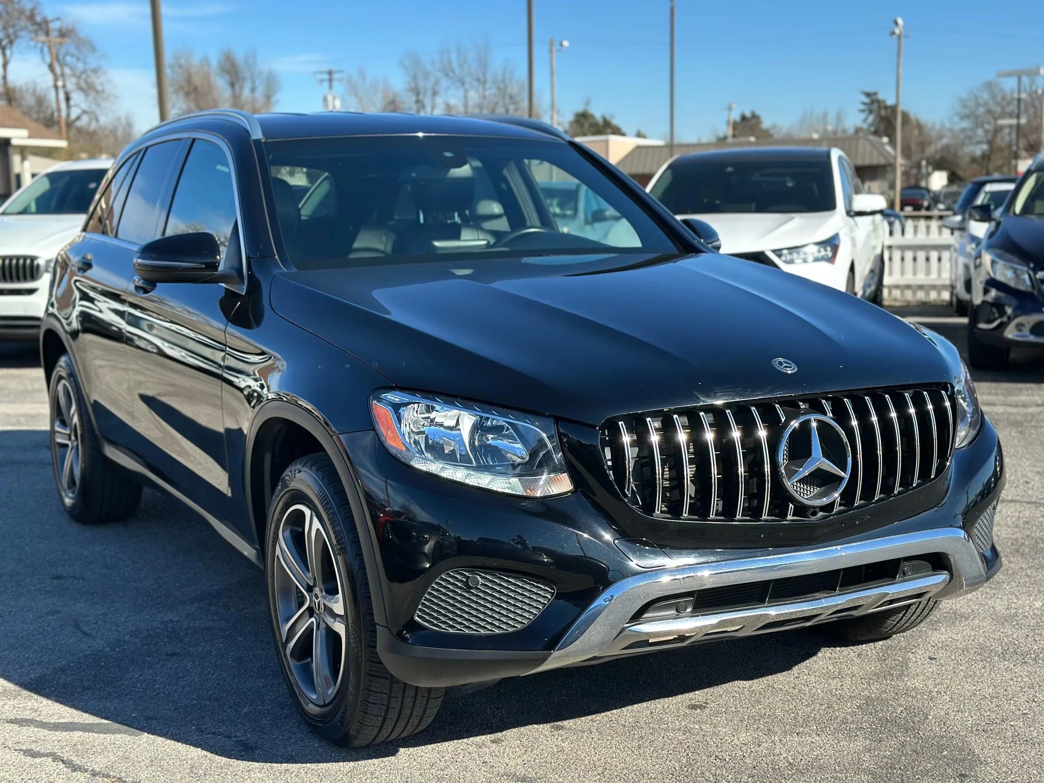 Used 2019 Mercedes-Benz GLC 300 4MATIC image 4