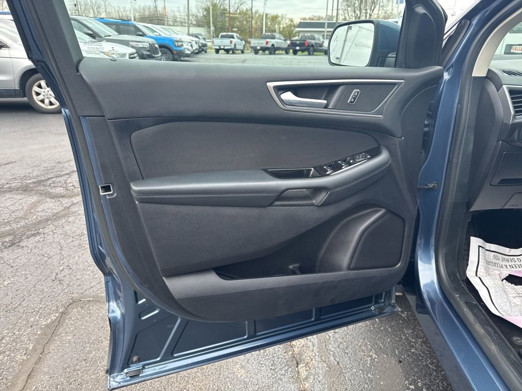 Used 2019 Ford Edge SEL image 44