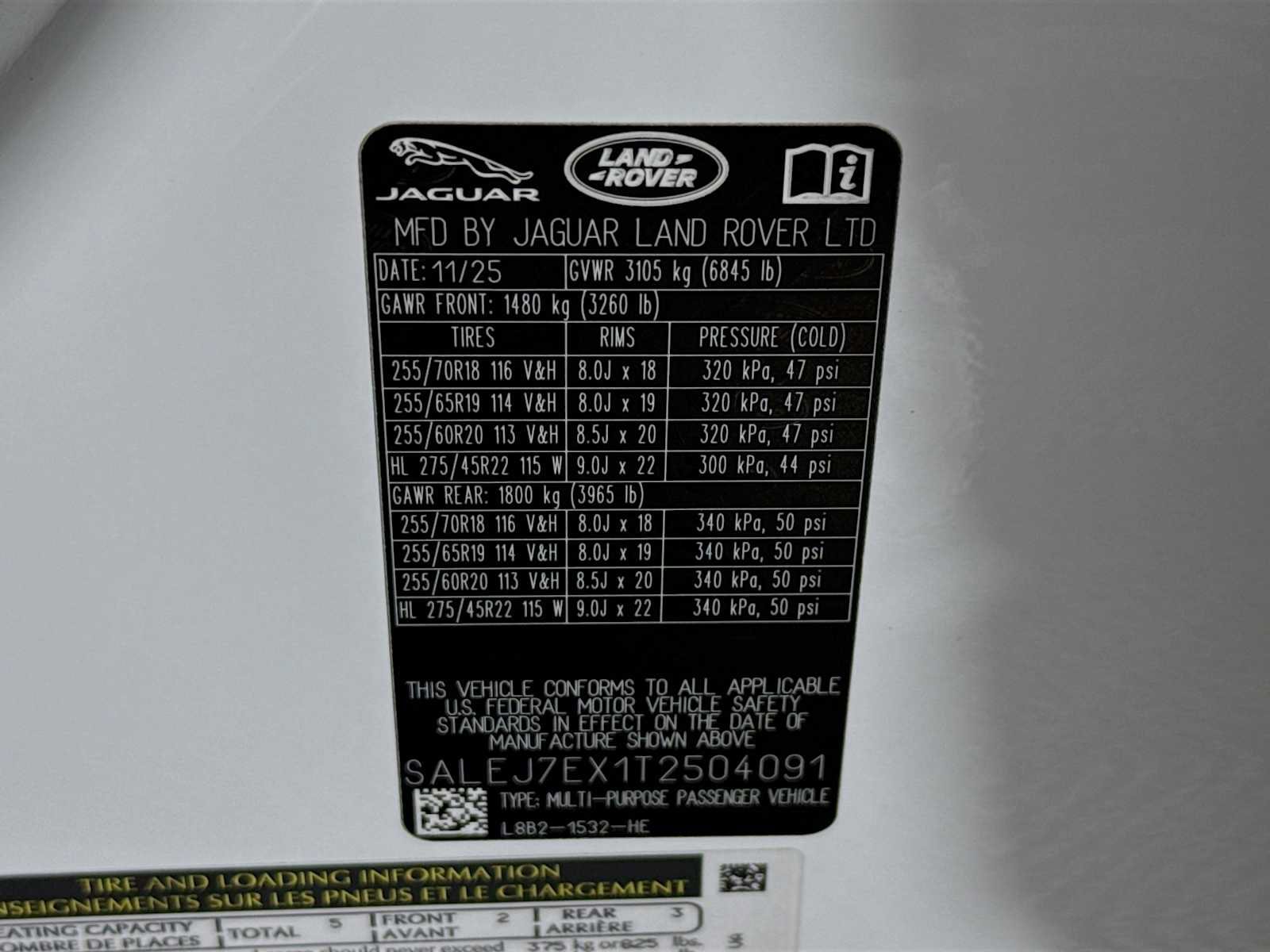 Used 2026 Land Rover Defender 110 S AWD/4WD image 32