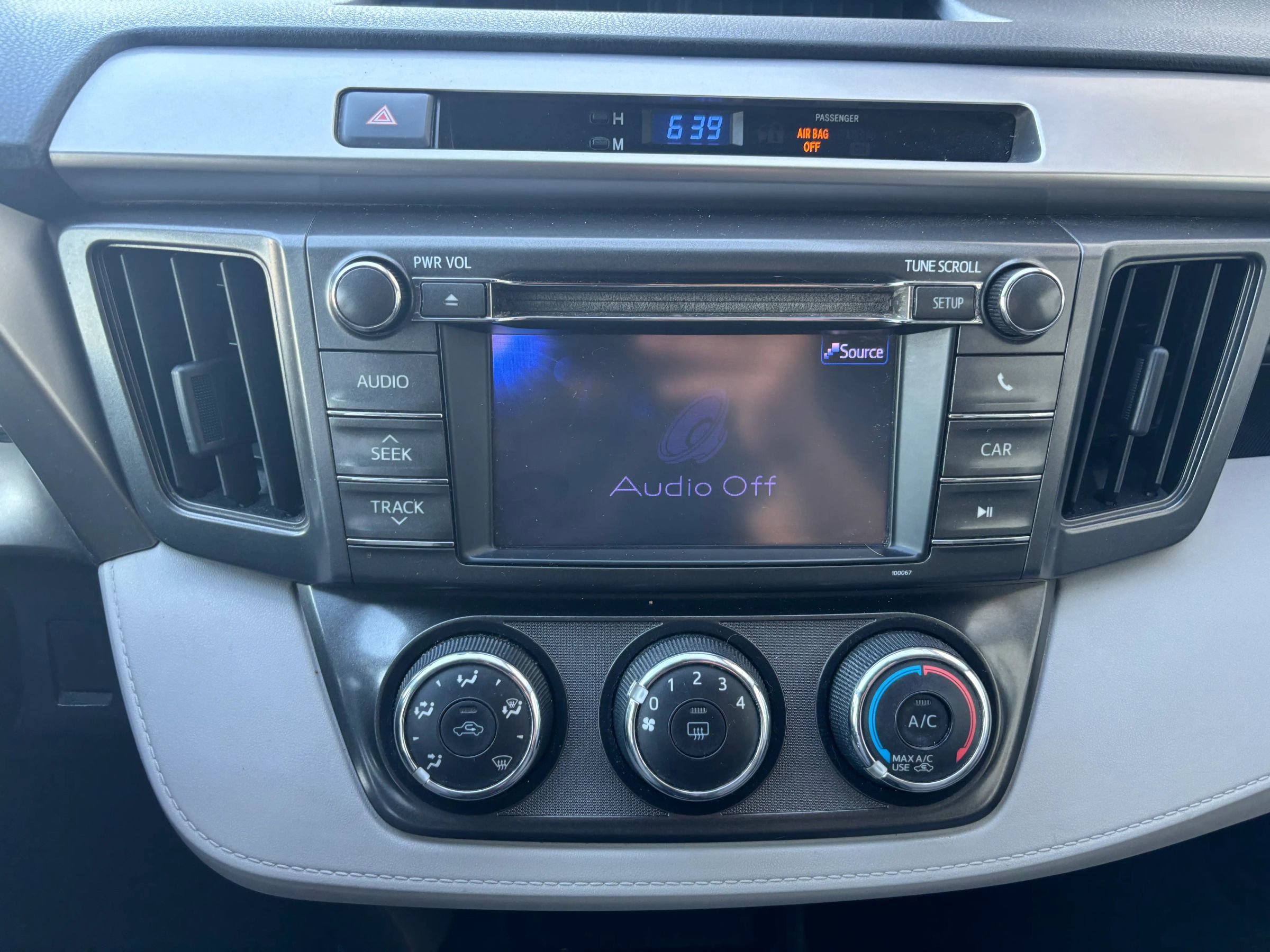 Used 2013 Toyota RAV4 LE image 17