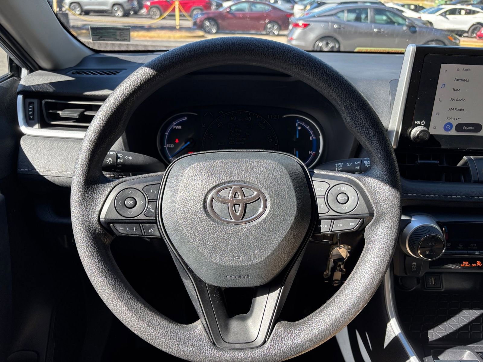 Used 2025 Toyota RAV4 LE image 28