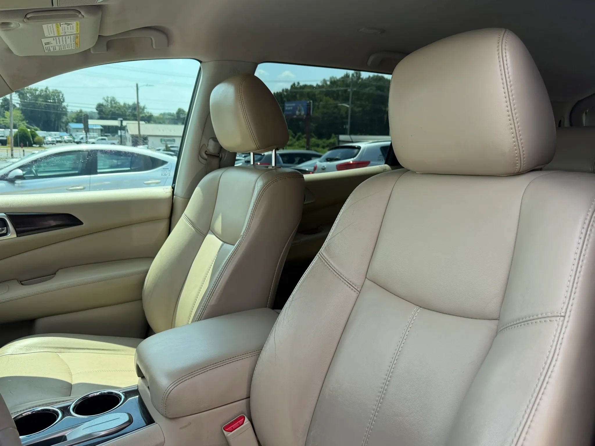 Used 2014 Nissan Pathfinder SL FWD image 13