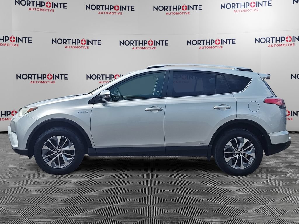 Used 2016 Toyota RAV4 XLE AWD/4WD image 3