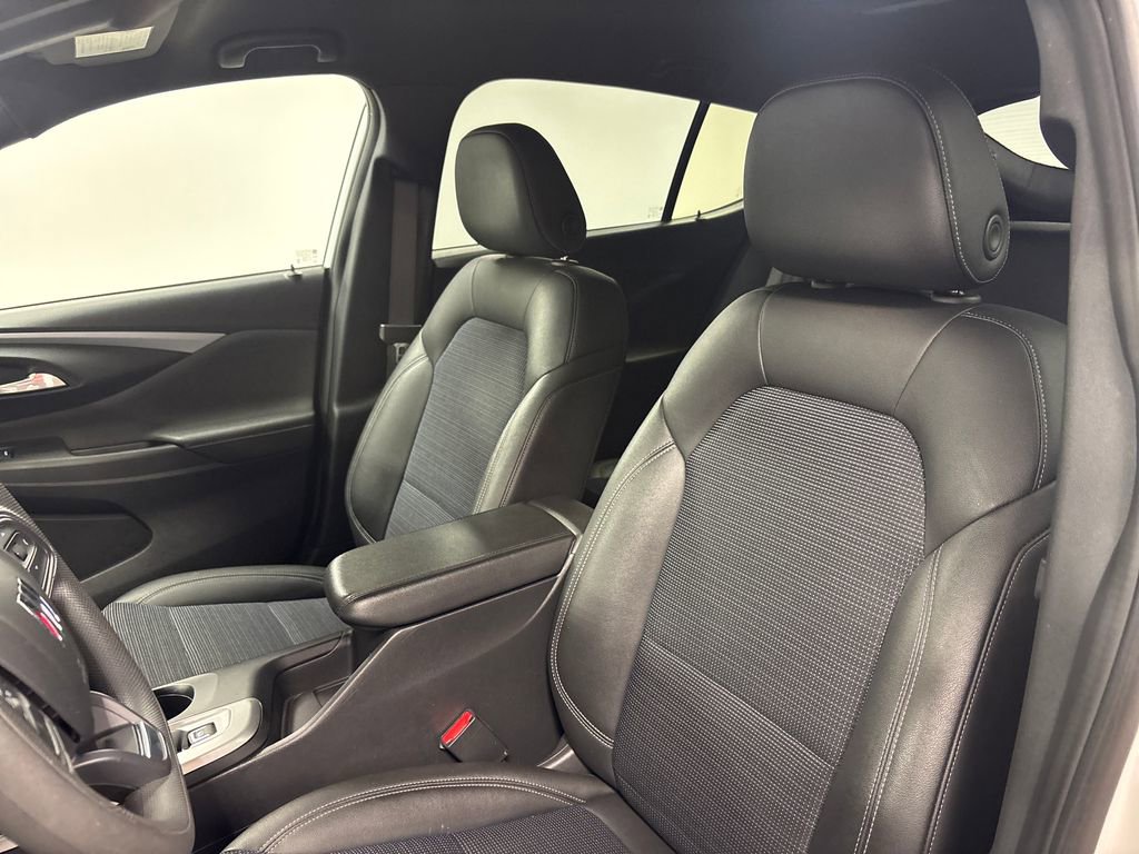 Used 2025 Buick Envista Preferred image 24