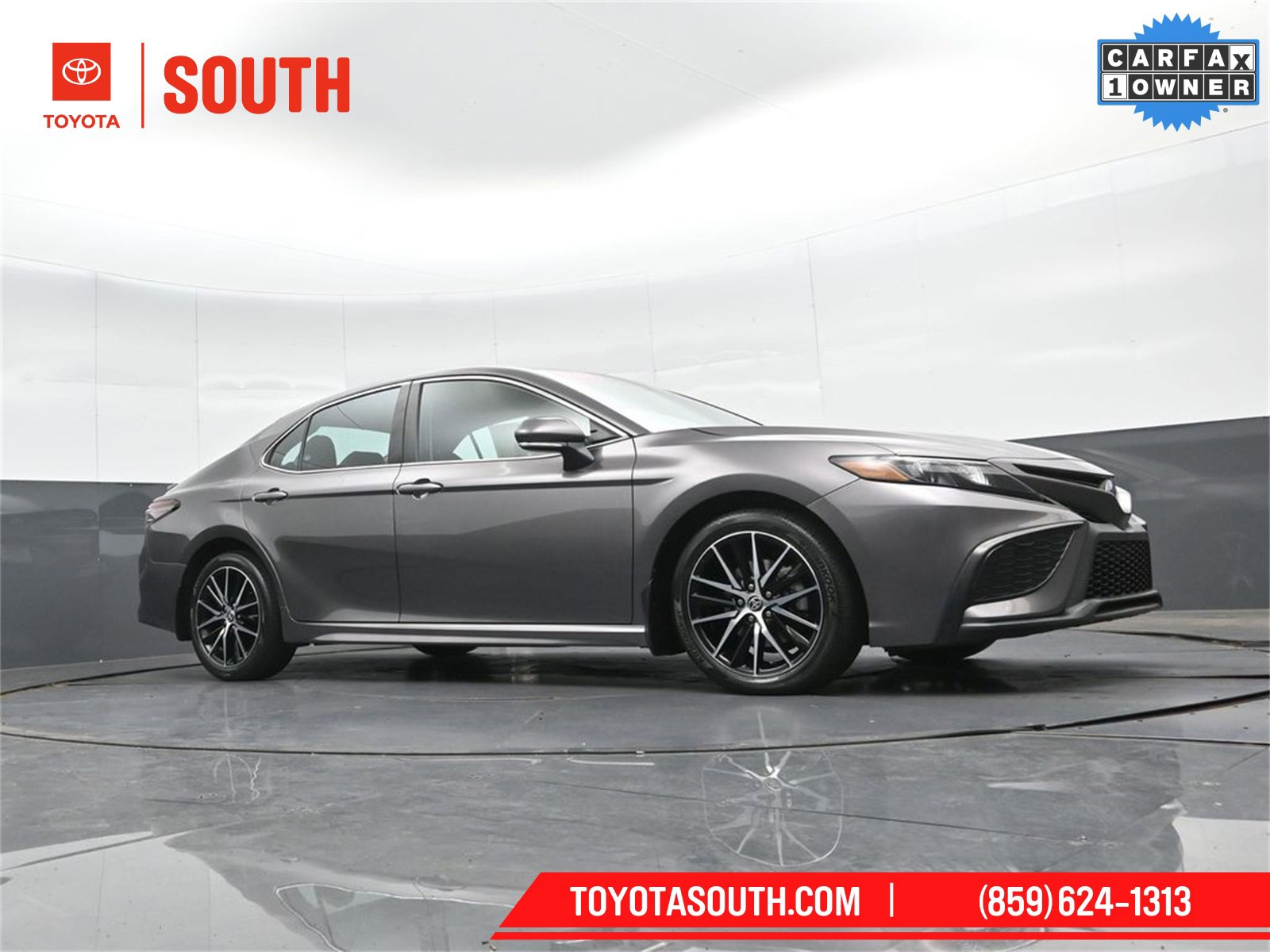 Used 2024 Toyota Camry SE image 40