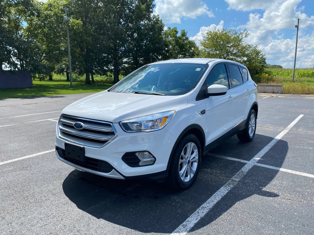 Used 2019 Ford Escape SE FWD image 3