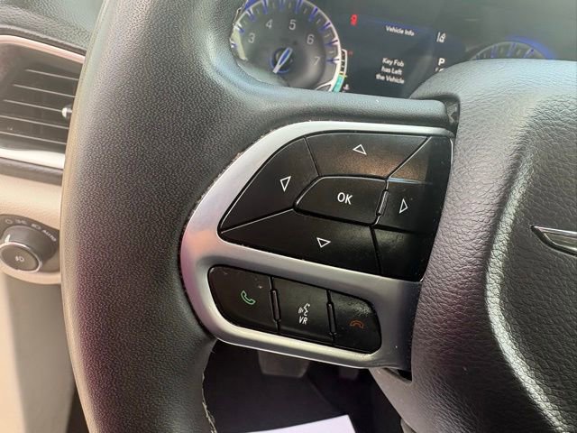 Used 2023 Chrysler Pacifica Touring-L FWD image 44