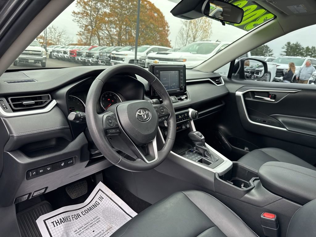 Used 2022 Toyota RAV4 XLE Premium image 22