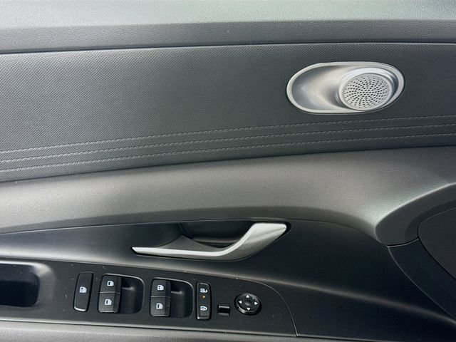 Certified 2024 Hyundai Elantra SE FWD image 13