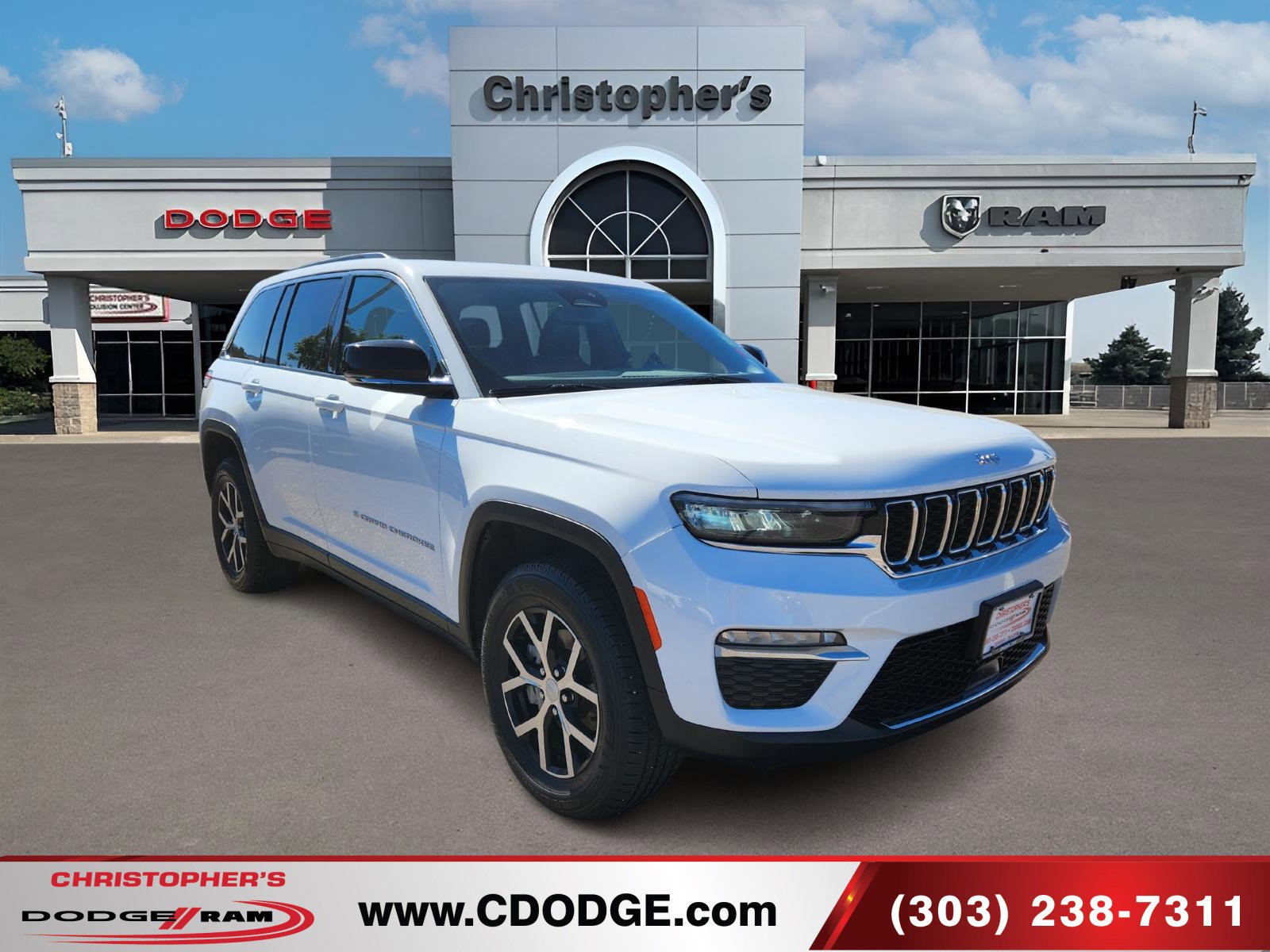 Used 2024 Jeep Grand Cherokee Limited image 1