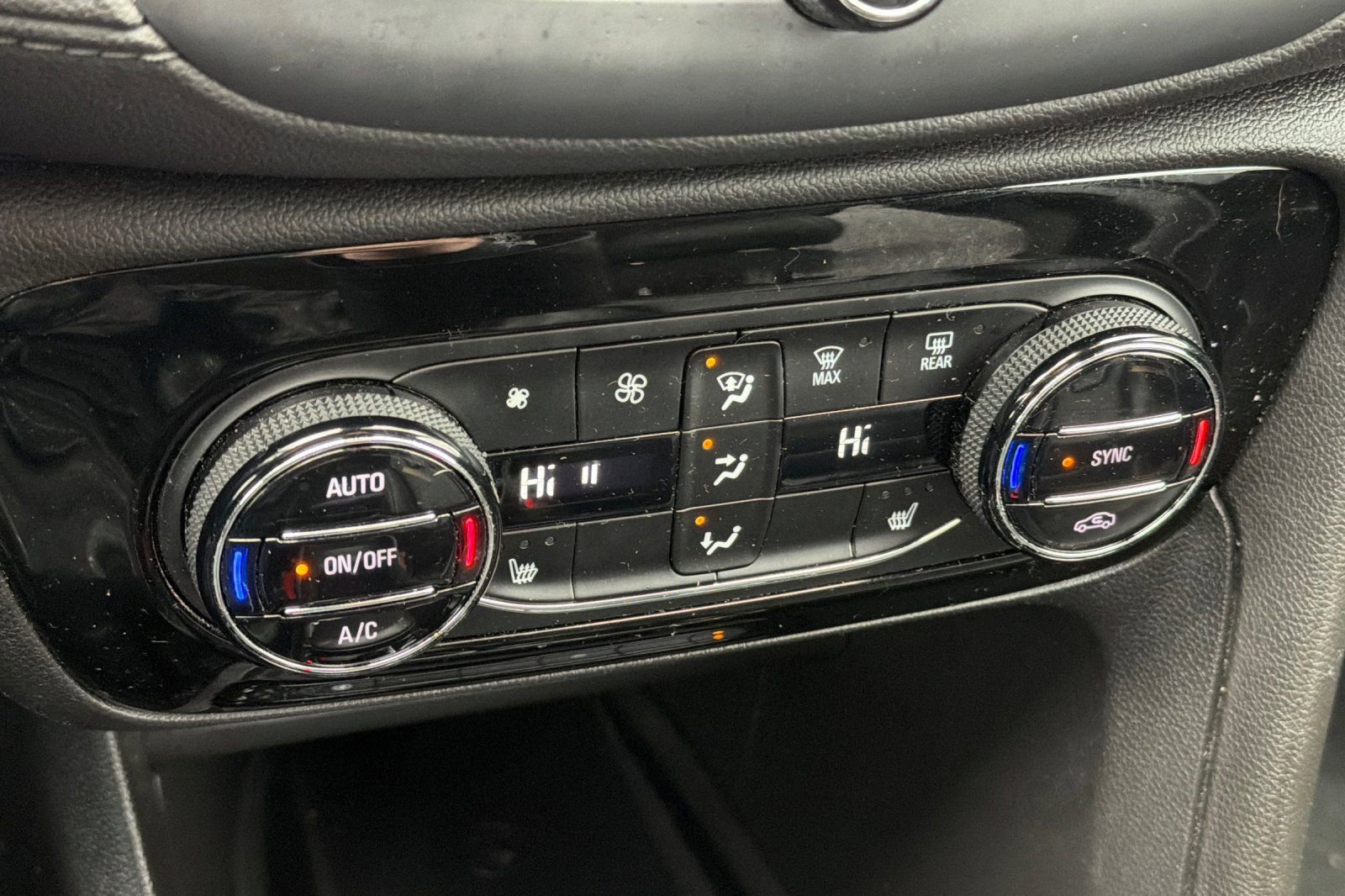 Used 2021 Buick Encore GX Essence w/ Advanced Technology Package image 20