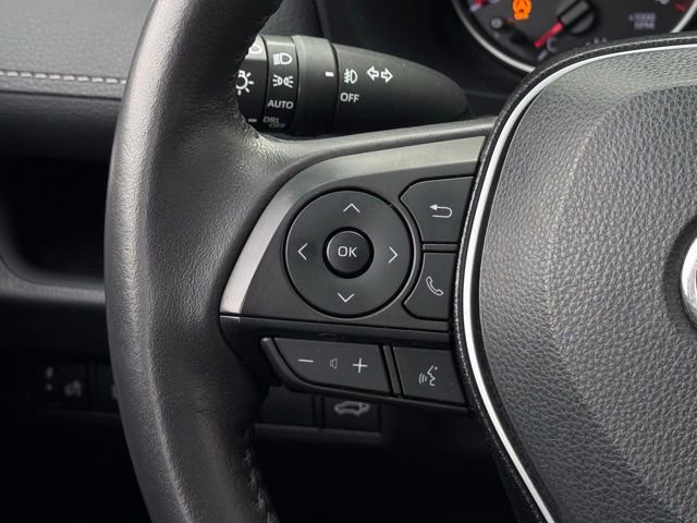 Used 2021 Toyota RAV4 XLE Premium image 8