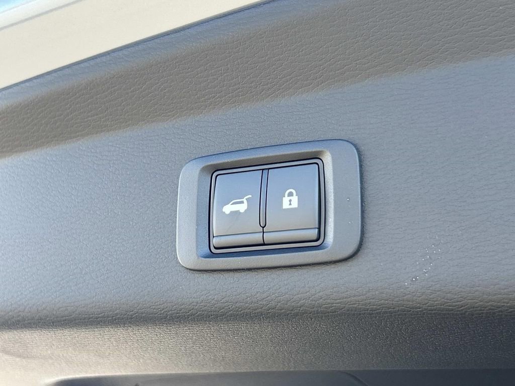 New 2026 Mitsubishi Outlander SEL FWD image 12