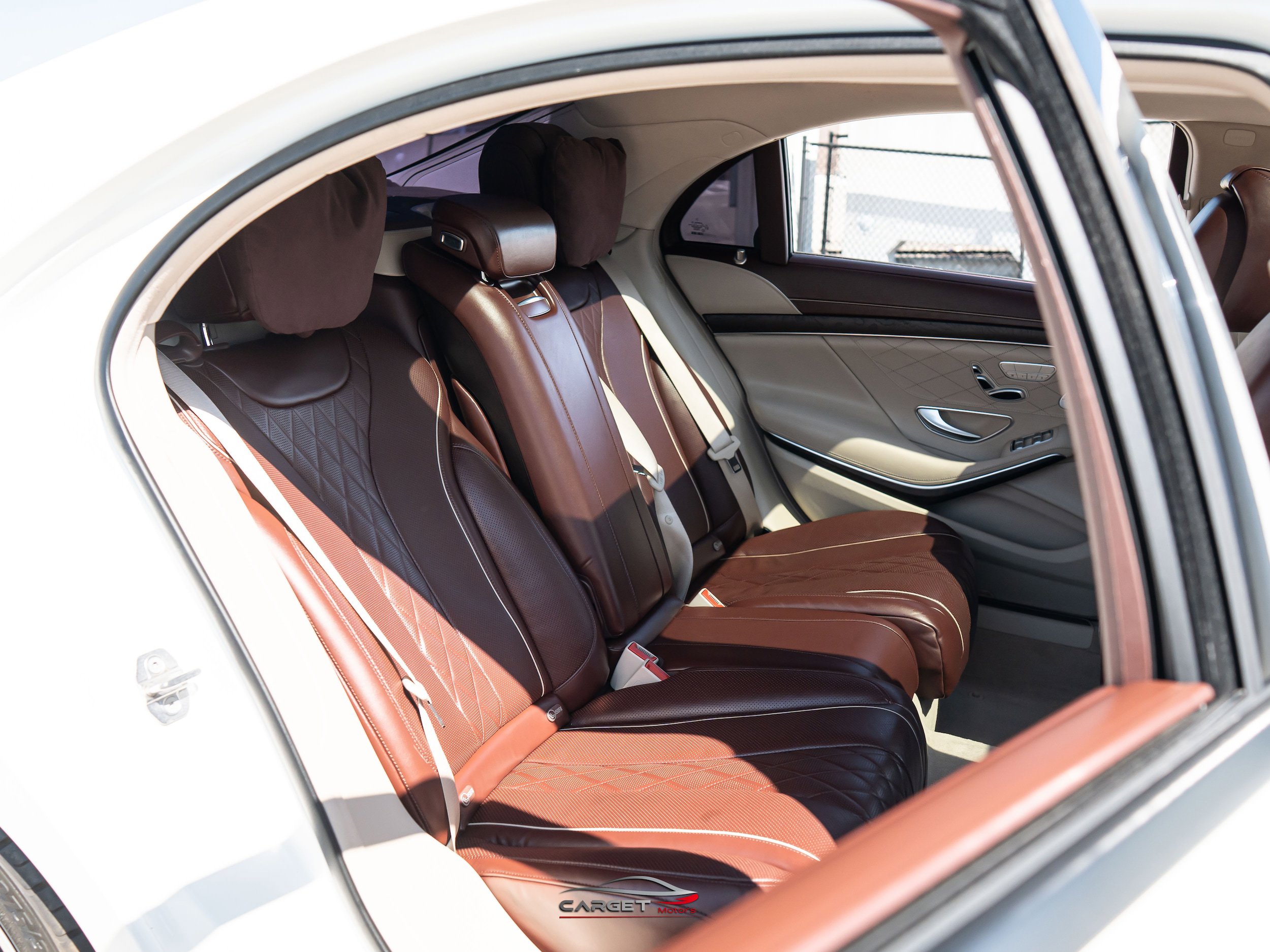 Used 2018 Mercedes-Benz S 560 Sedan w/ AMG Line Exterior image 17