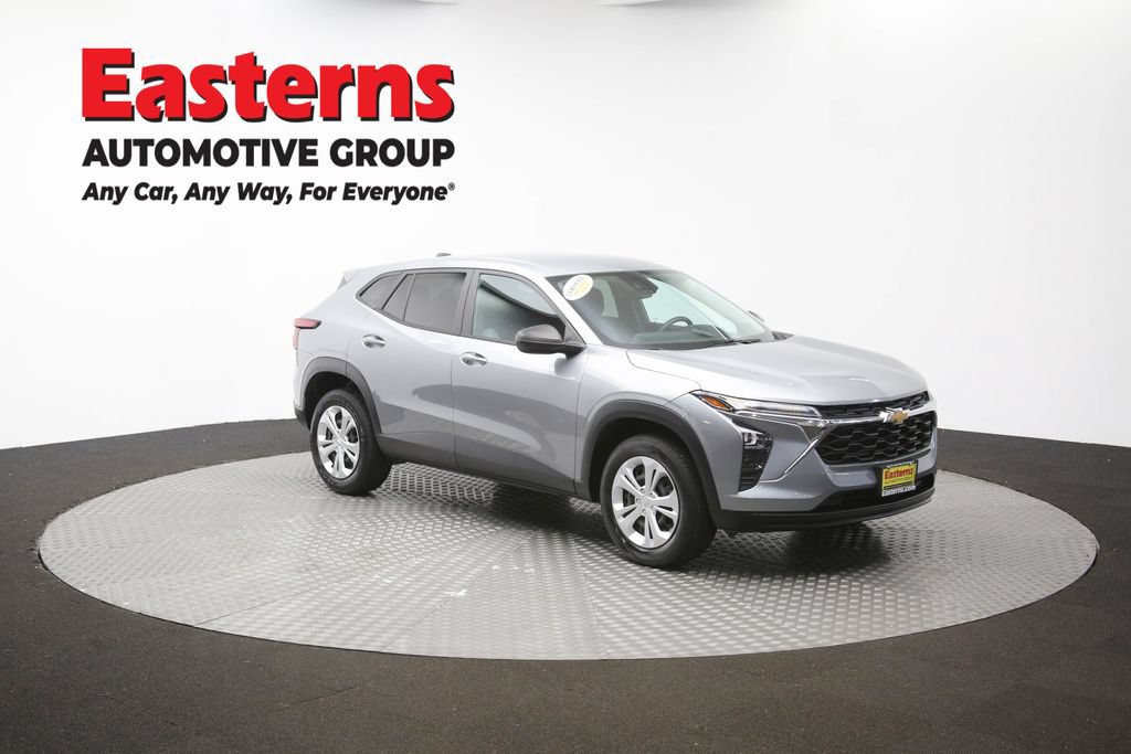 Used 2024 Chevrolet Trax LS w/ Driver Confidence Package FWD image 43