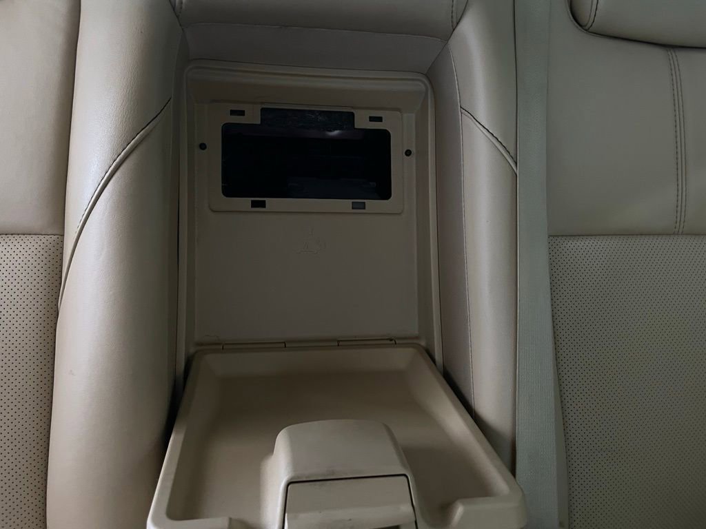 Used 2016 Toyota Avalon Limited image 22