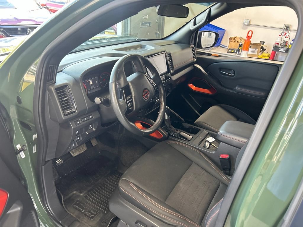 Used 2022 Nissan Frontier PRO-4X AWD/4WD image 3