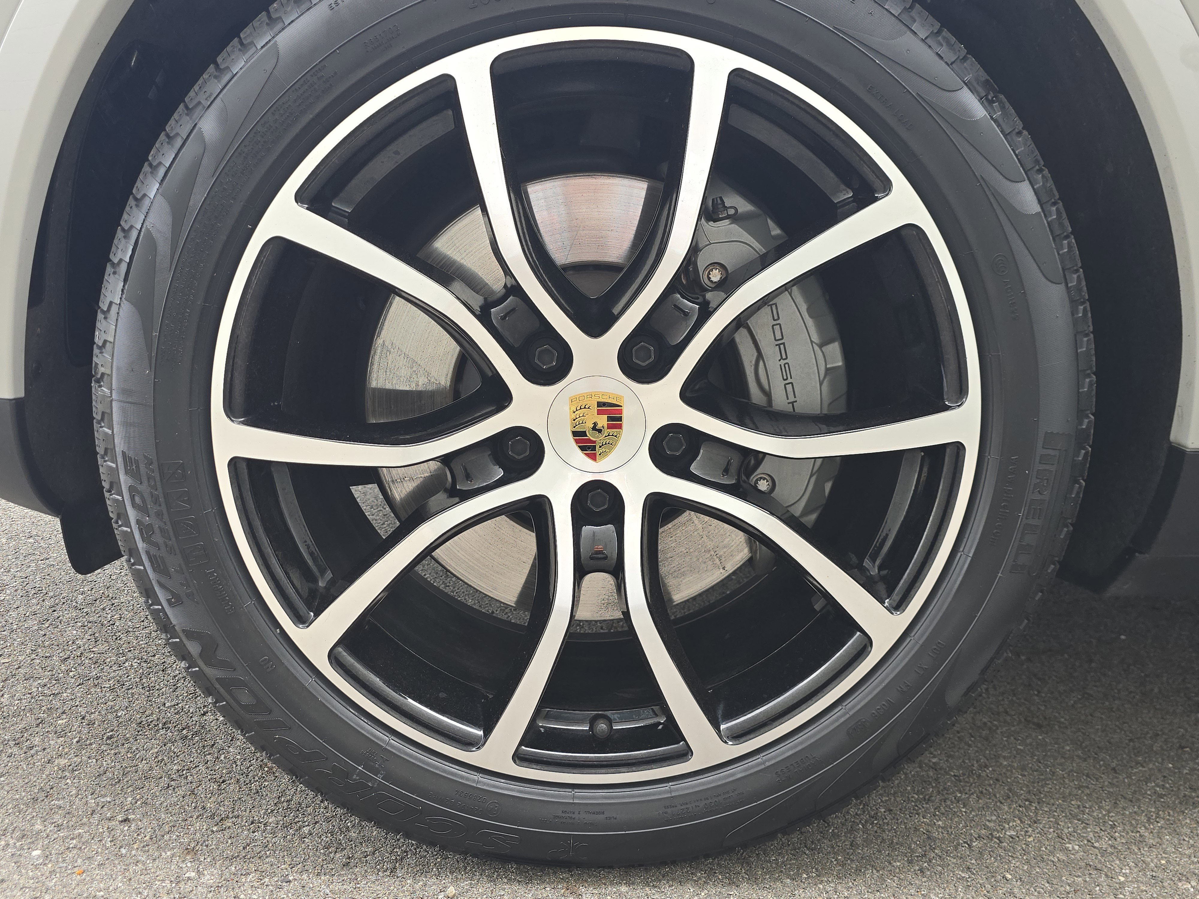 Certified 2023 Porsche Cayenne S Platinum image 29