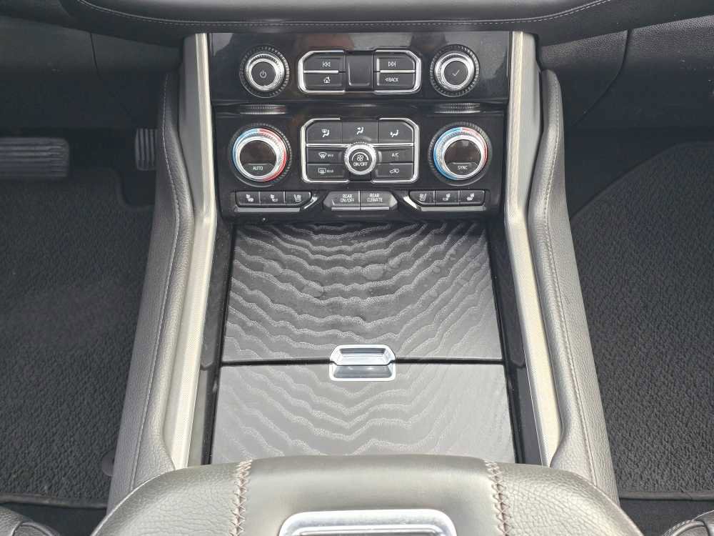 Used 2021 GMC Yukon XL Denali w/ Advanced Technology Package image 13