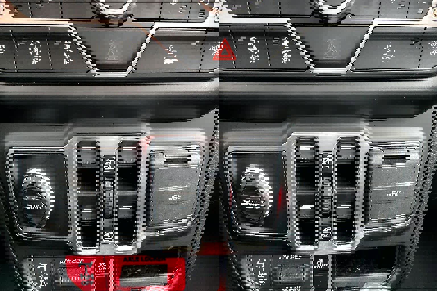 Used 2023 Jeep Gladiator Mojave w/ Cold Weather Group AWD/4WD image 33