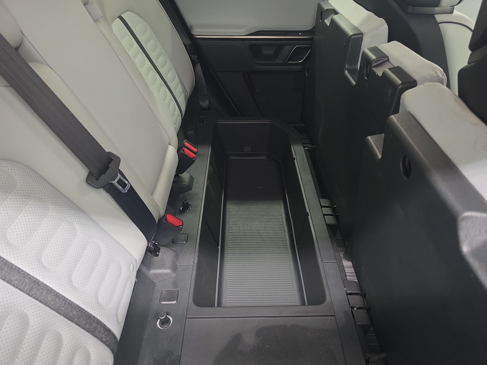 Used 2024 Rivian R1T Adventure Dual AWD/4WD image 24