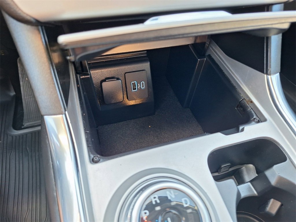 Used 2022 Ford Explorer XLT w/ Equipment Group 202A image 15