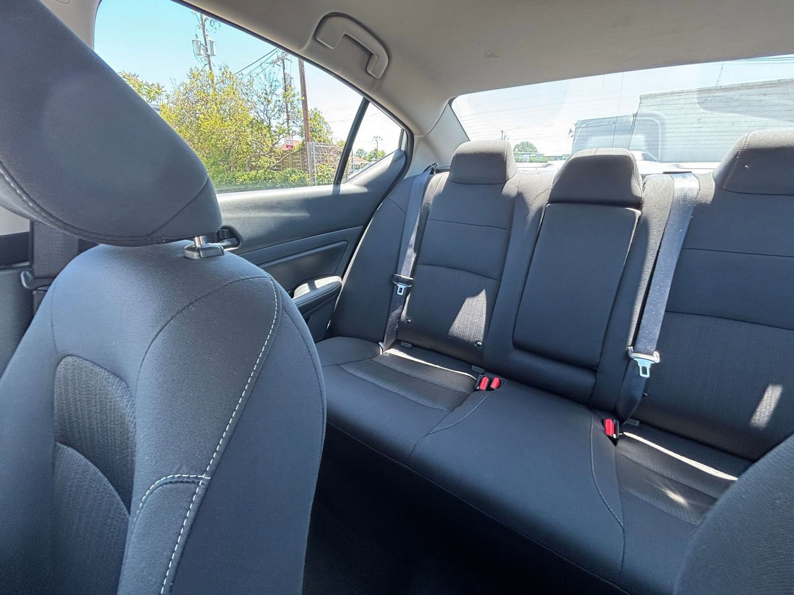 Used 2025 Nissan Altima 2.5 SV FWD image 40