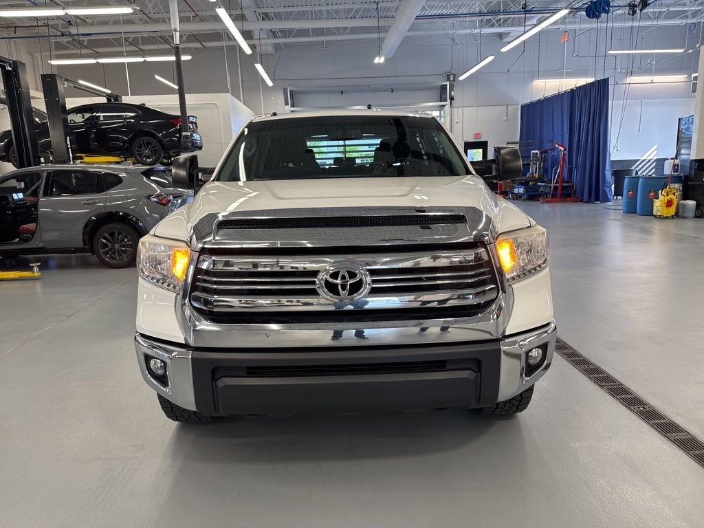 Used 2017 Toyota Tundra SR5 w/ SR5 Upgrade Package AWD/4WD image 34