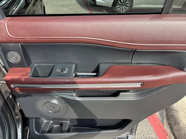 Used 2023 Ford Expedition Limited image 64
