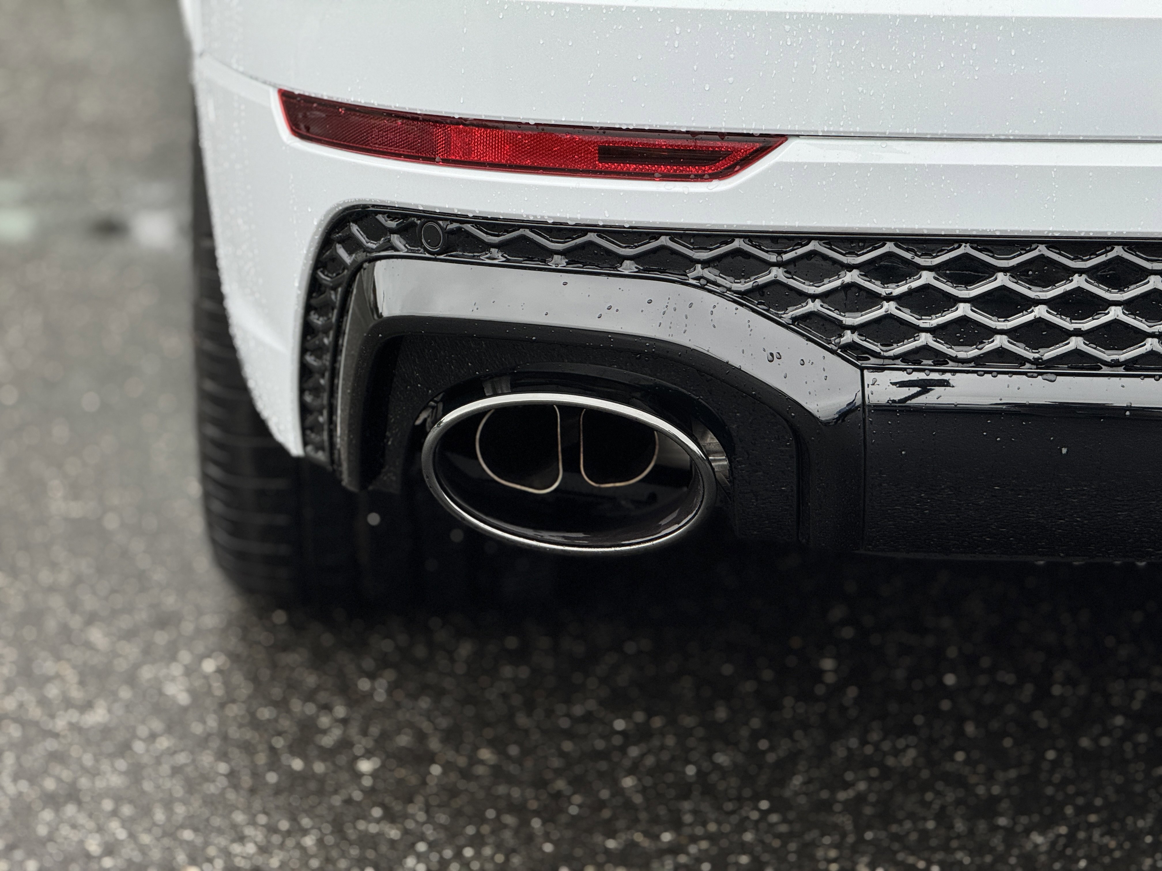 New 2025 Audi RS Q8 performance image 10