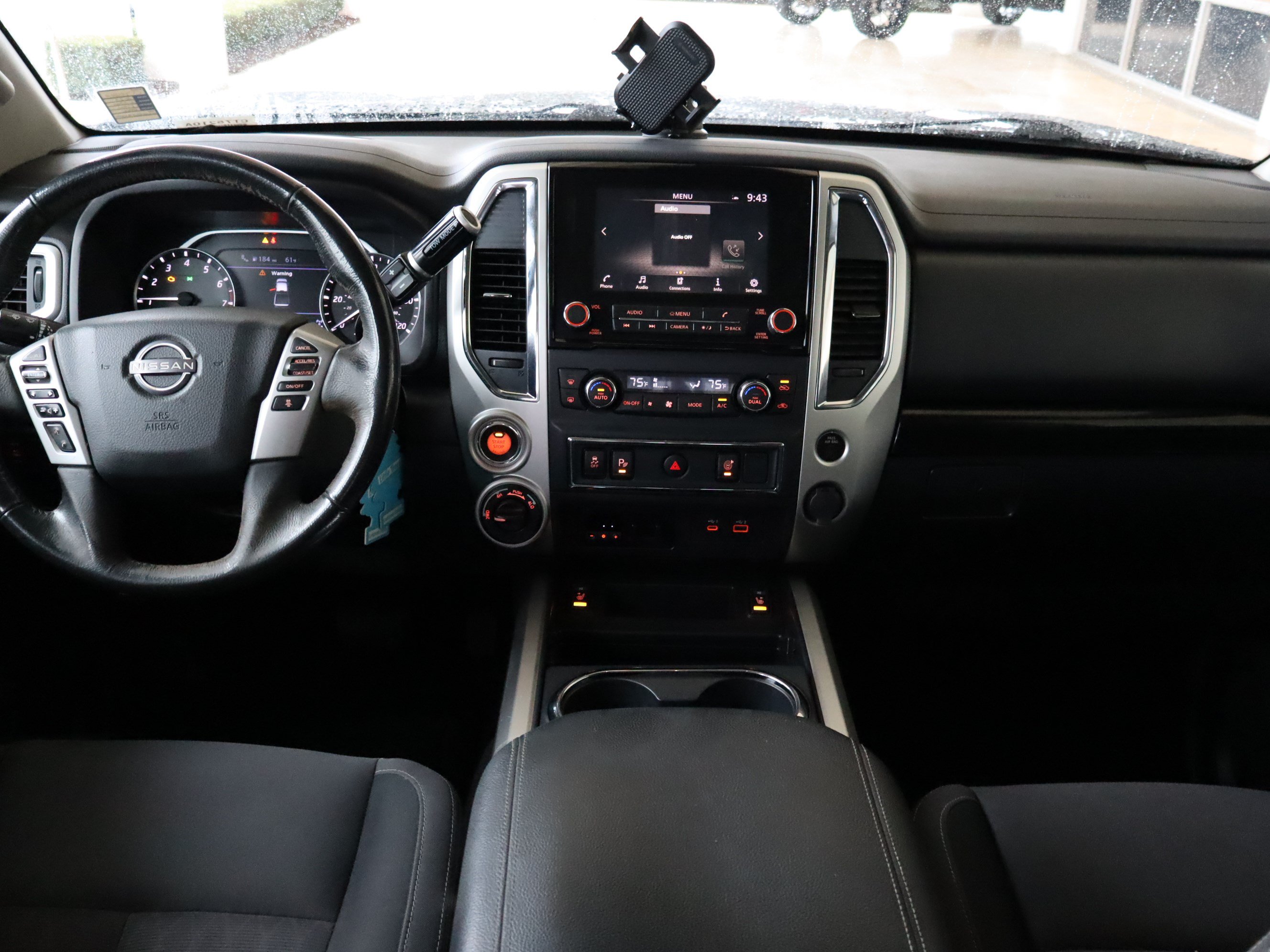 Used 2023 Nissan Titan SV w/ SV Convenience Package AWD/4WD image 17