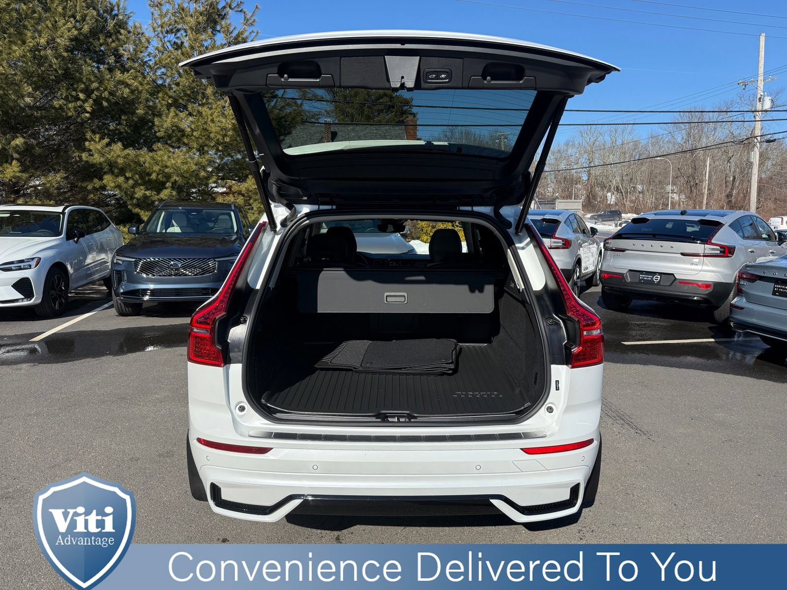 Certified 2023 Volvo XC60 B5 Ultimate w/ Climate Package image 23