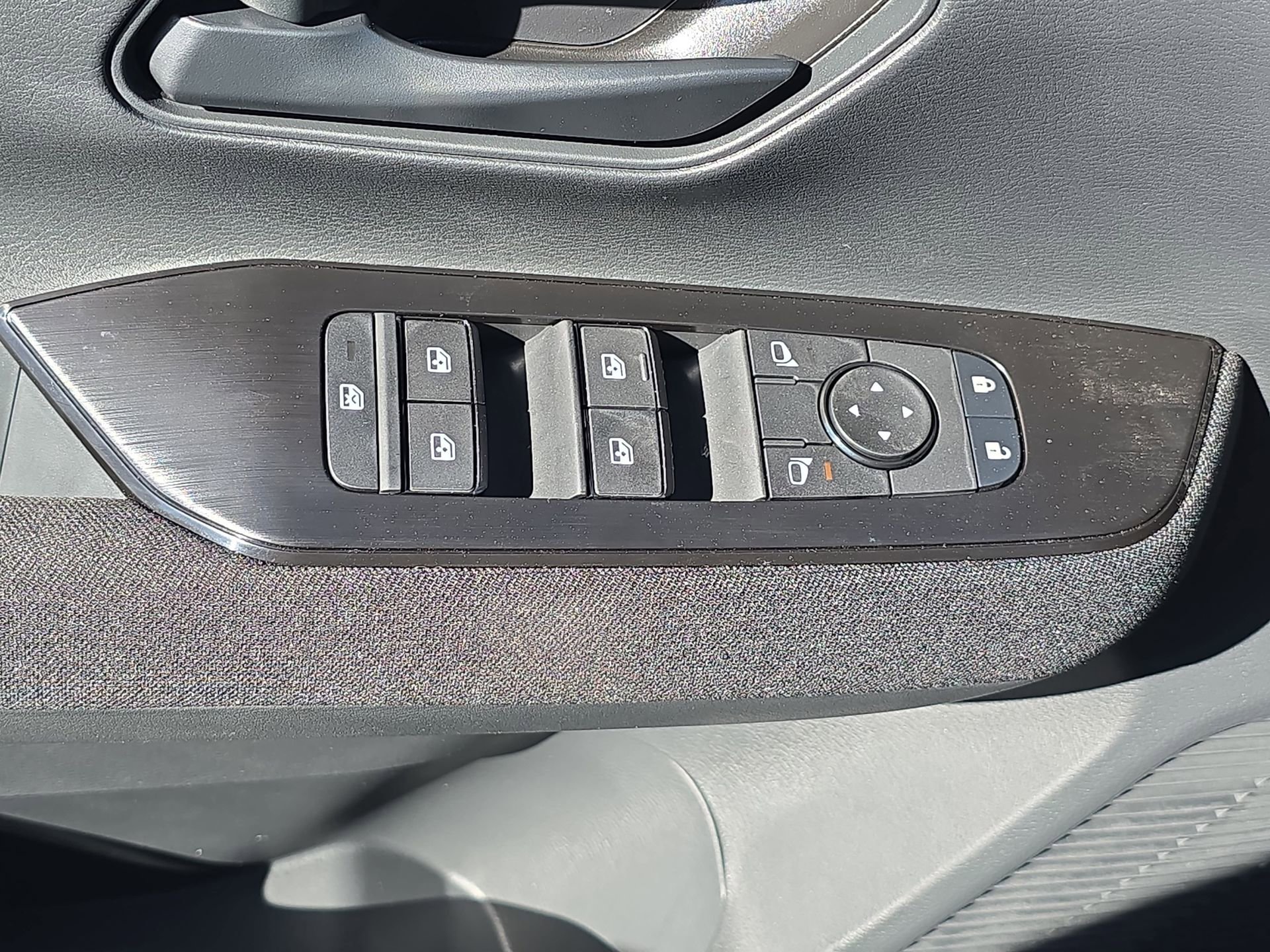 New 2026 Nissan Kicks S w/ Charging Package FWD image 26