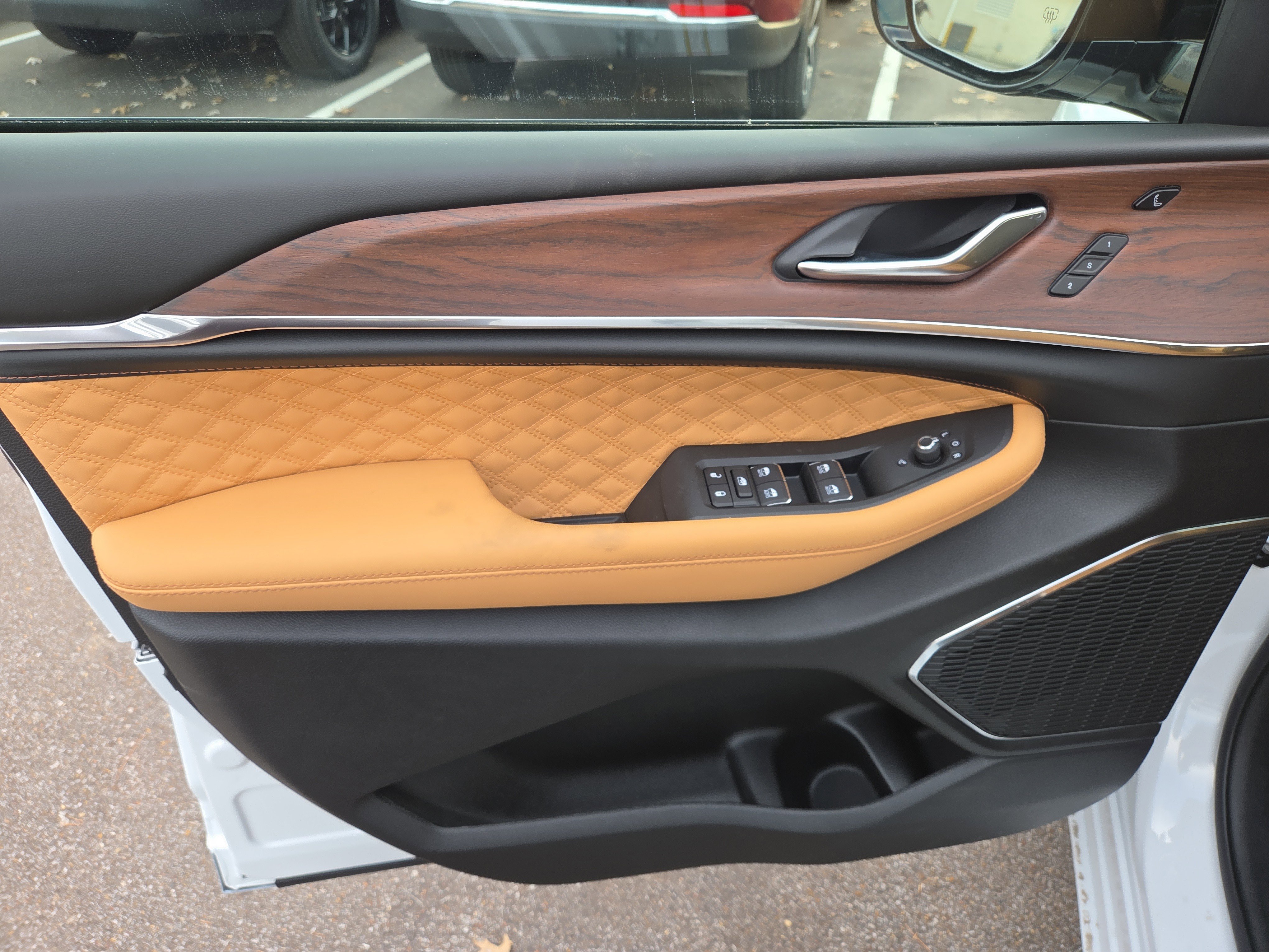 New 2025 Jeep Grand Cherokee Summit image 5