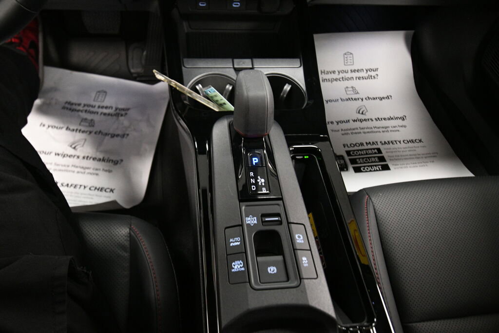 Used 2023 Toyota Prius Prime FWD image 17