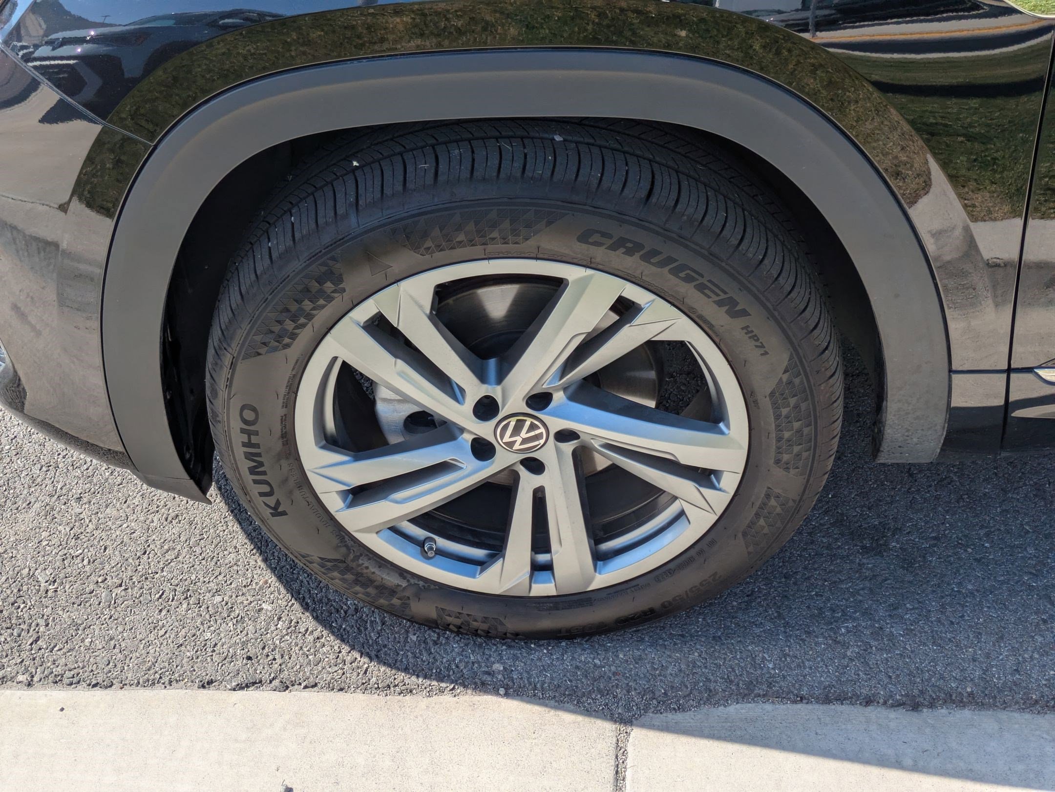 Certified 2024 Volkswagen Atlas Cross Sport SEL R-Line AWD/4WD image 14