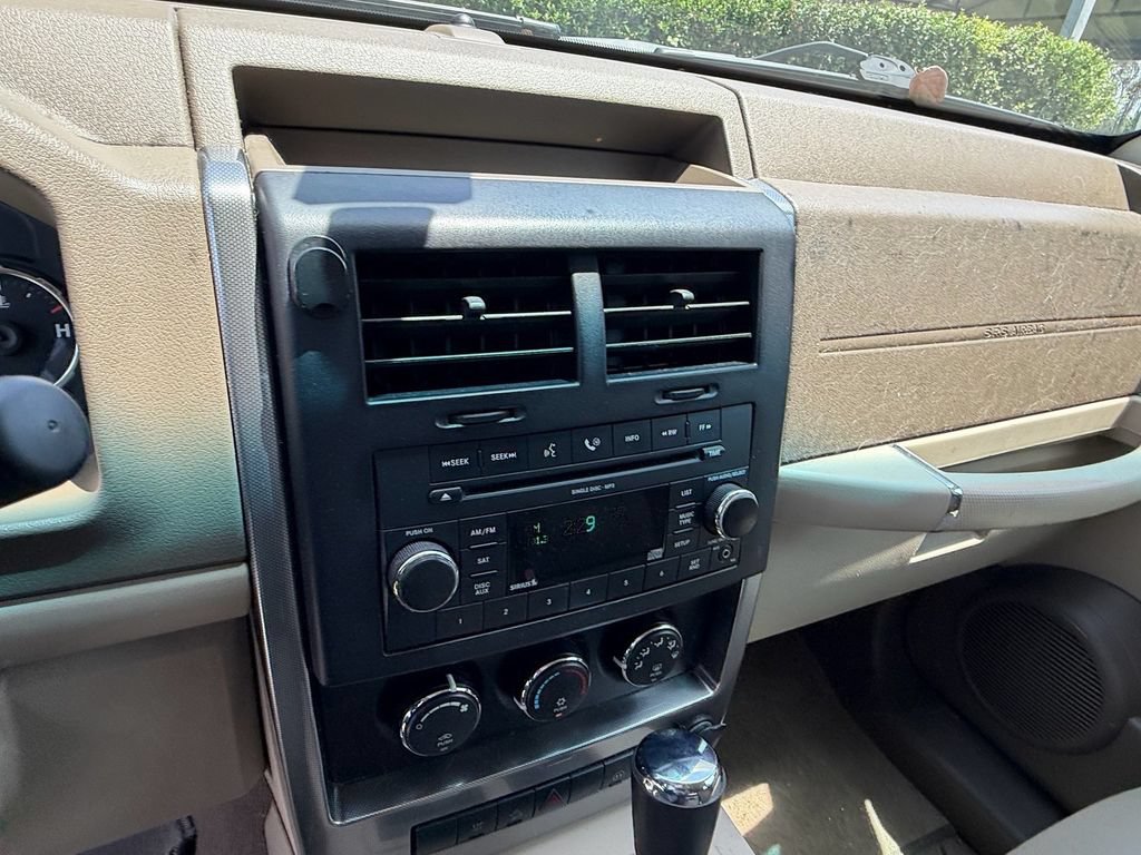 Used 2009 Jeep Liberty Sport w/ Popular Equipment Group AWD/4WD image 9