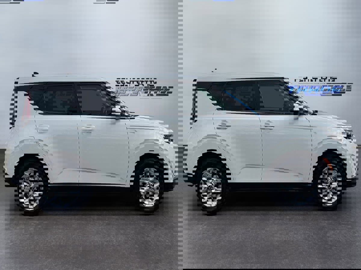 Used 2024 Kia Soul LX w/ Option Group 015 image 4