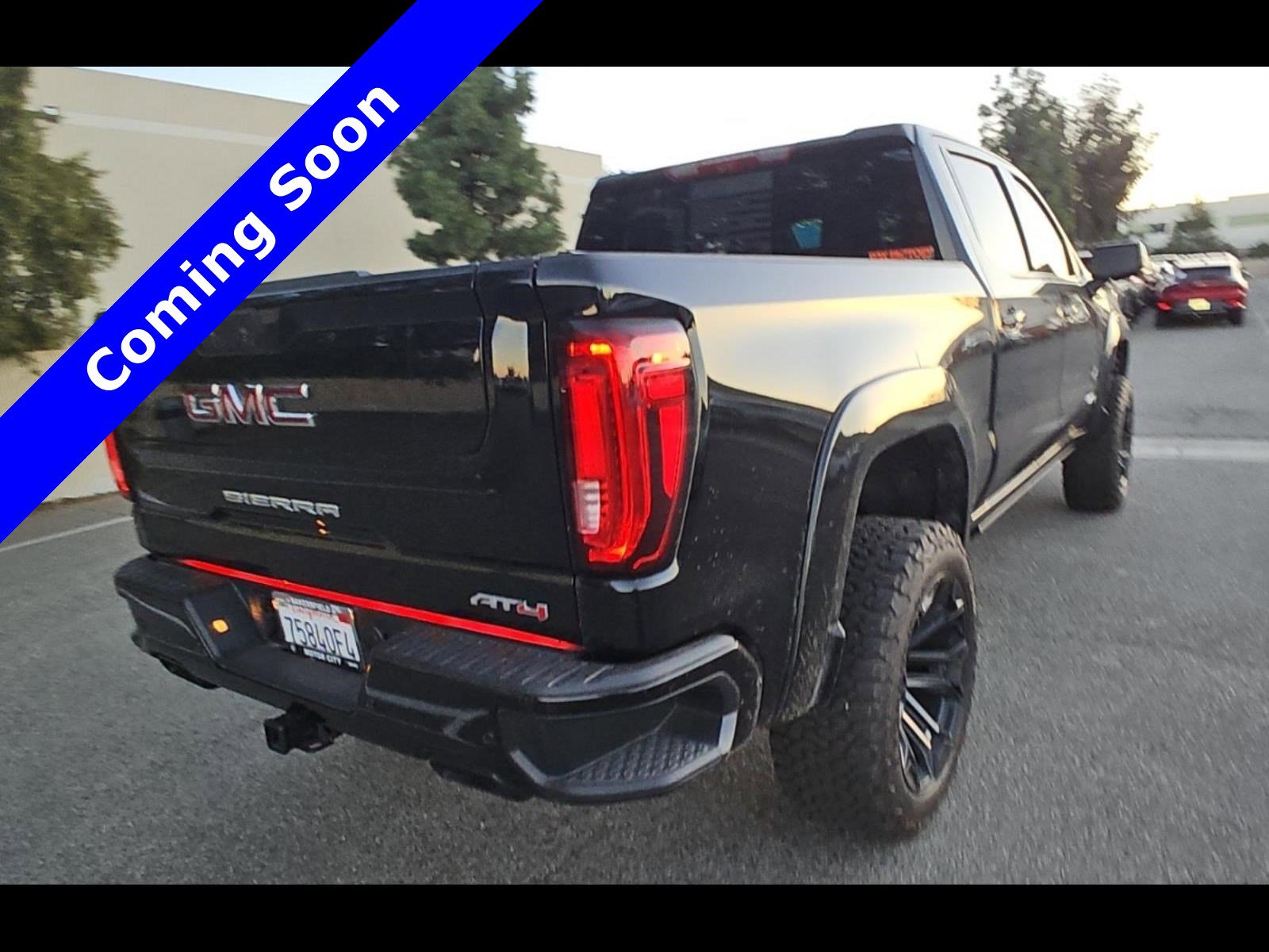 Used 2025 GMC Sierra 1500 AT4 w/ AT4 Premium Package image 1