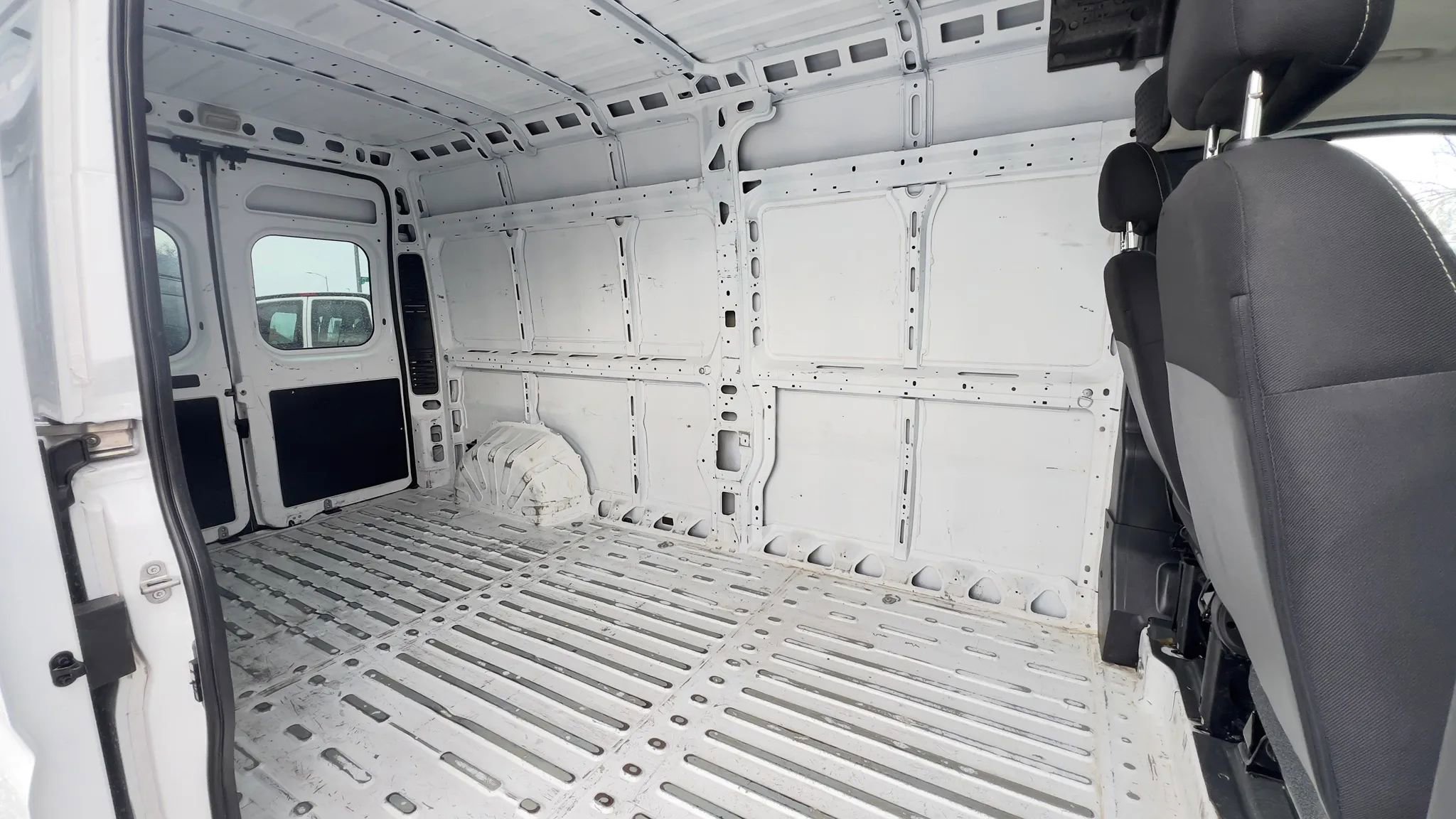 Used 2023 RAM ProMaster 2500 FWD image 15