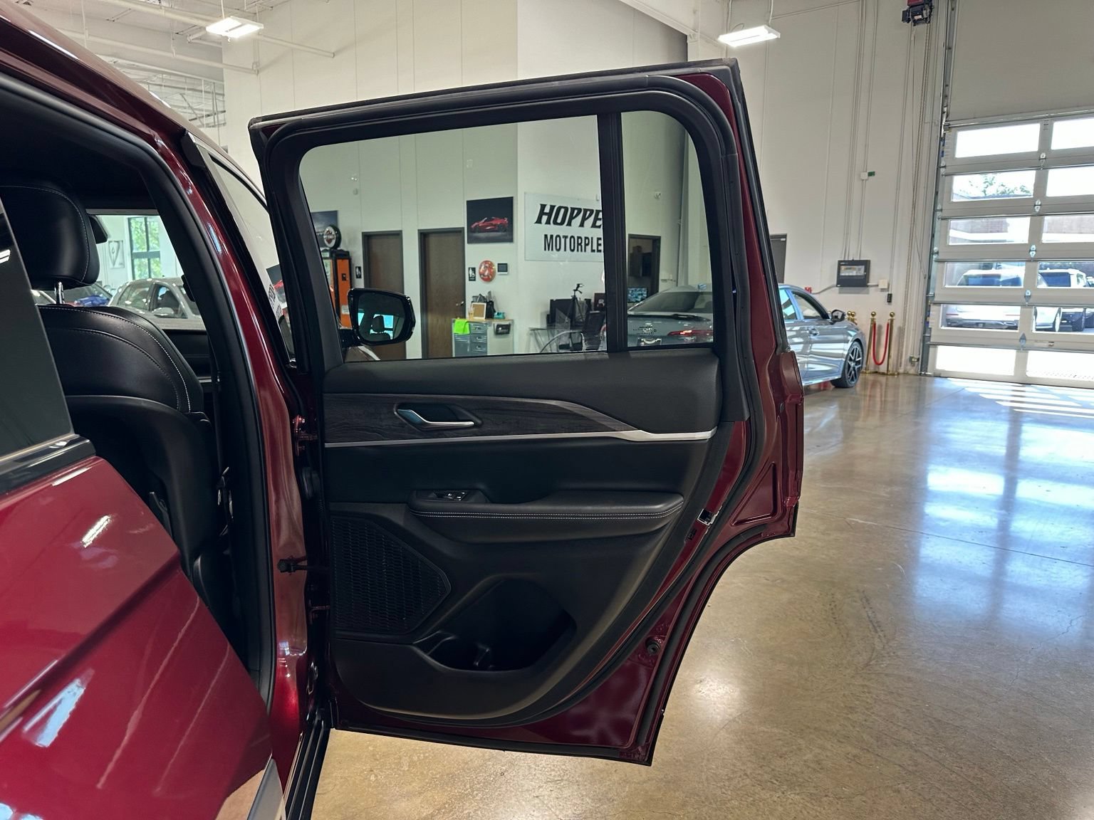 Used 2024 Jeep Grand Cherokee Limited RWD image 42
