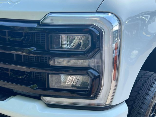 Used 2024 Ford F250 Lariat w/ Lariat Ultimate Package AWD/4WD image 11