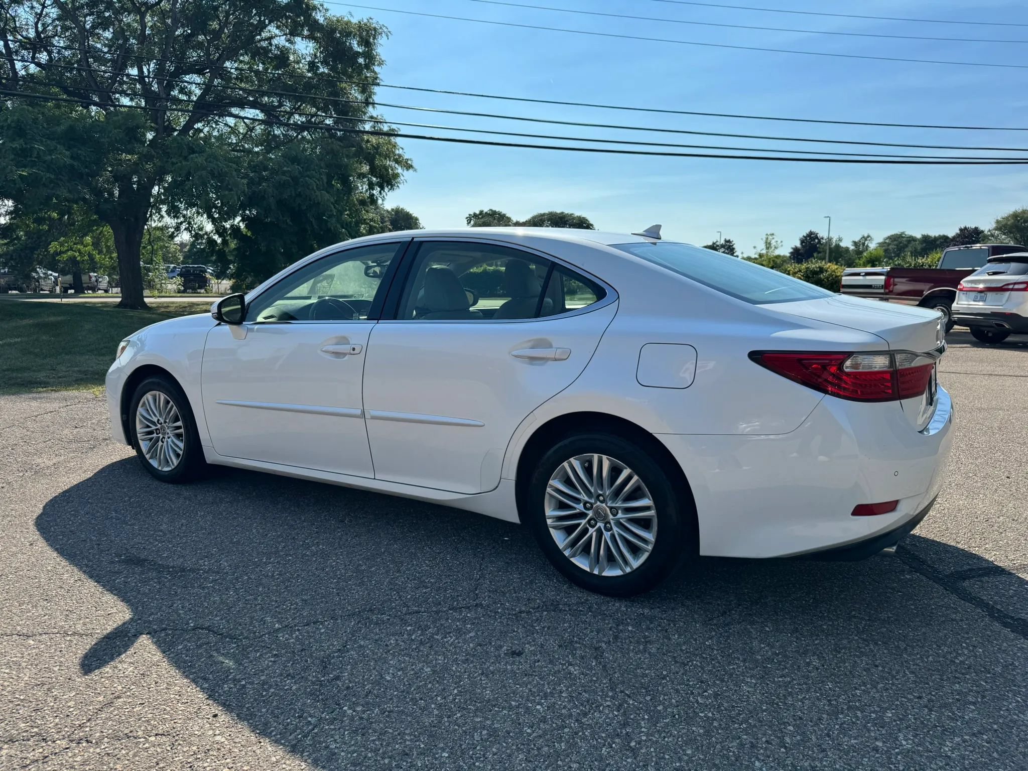 Used 2013 Lexus ES 350 w/ Luxury Pkg FWD image 6