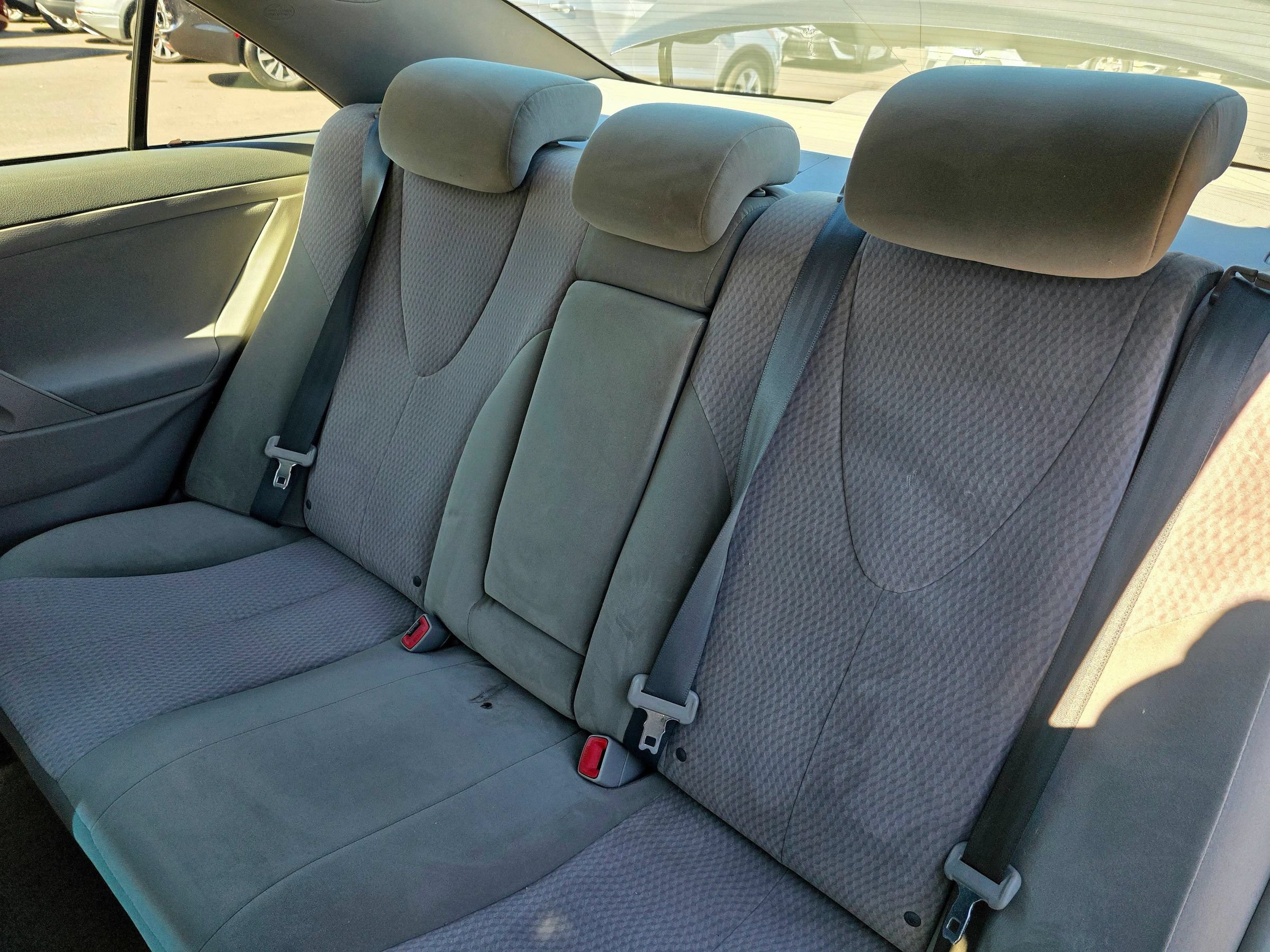 Used 2010 Toyota Camry LE FWD image 30