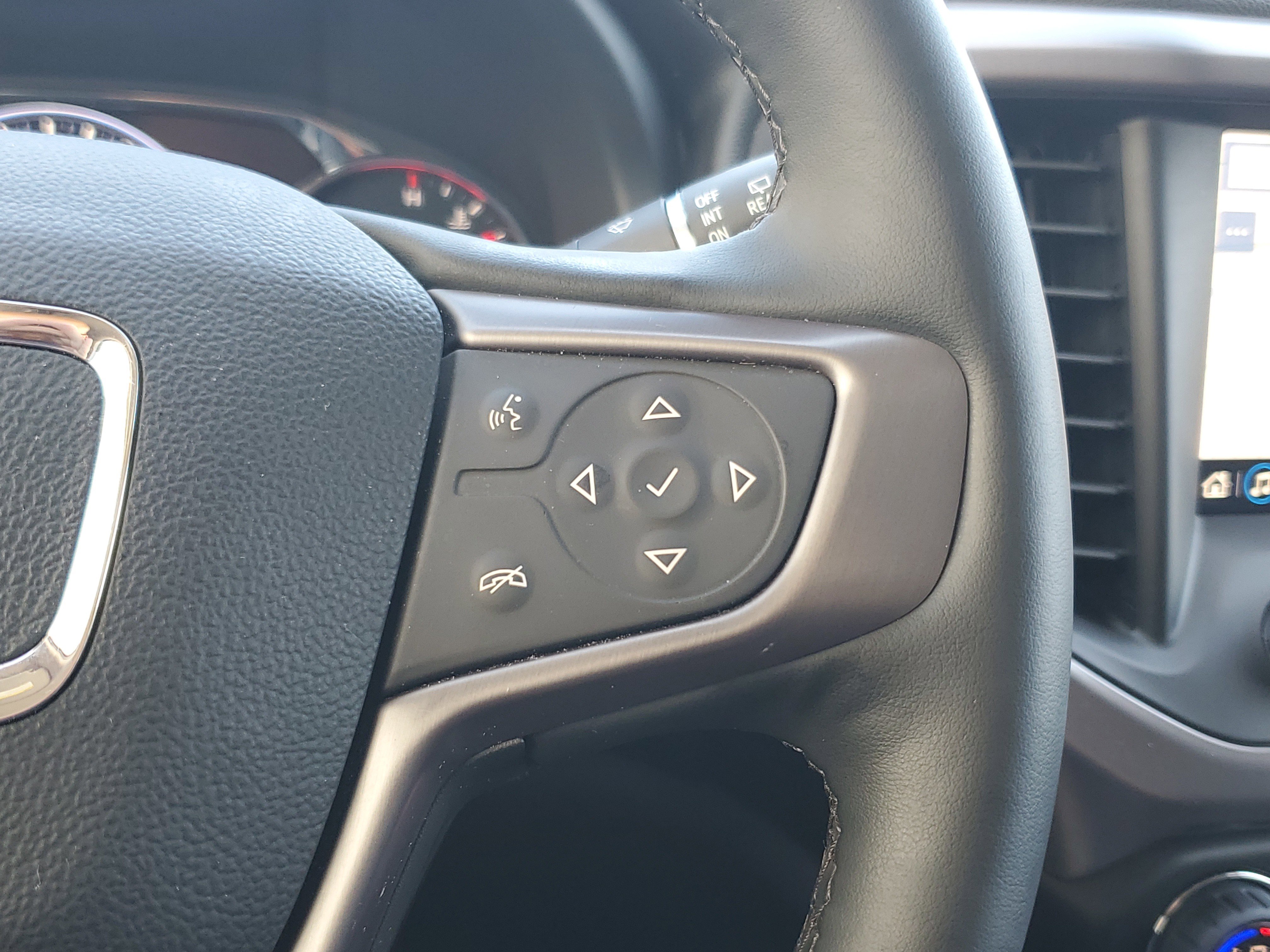 Used 2023 GMC Acadia AT4 w/ Technology Package image 27