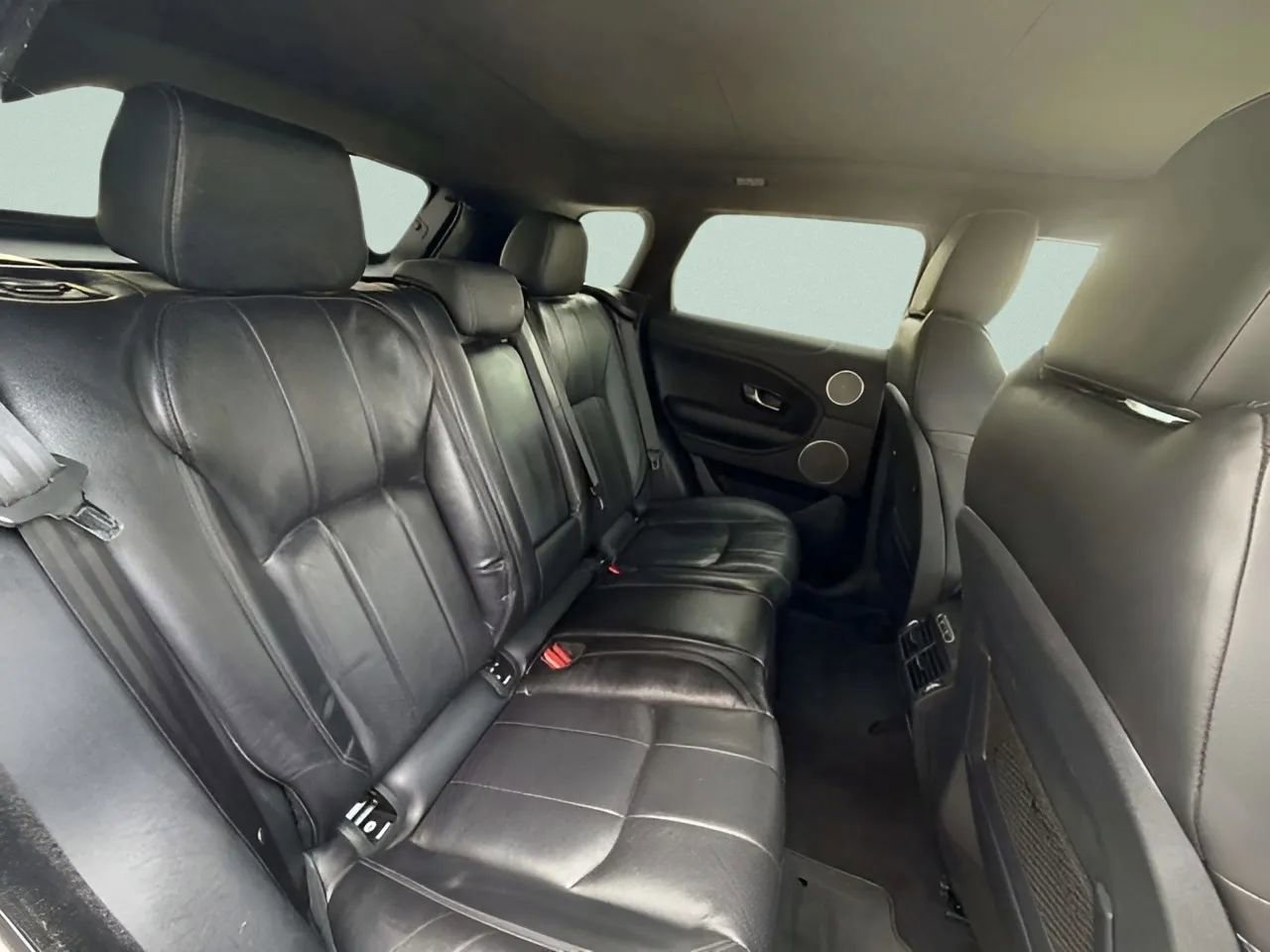 Used 2019 Land Rover Range Rover Evoque image 25